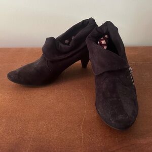 Fergalicious by Fergie Black Velvet Ankle Boots Size 10